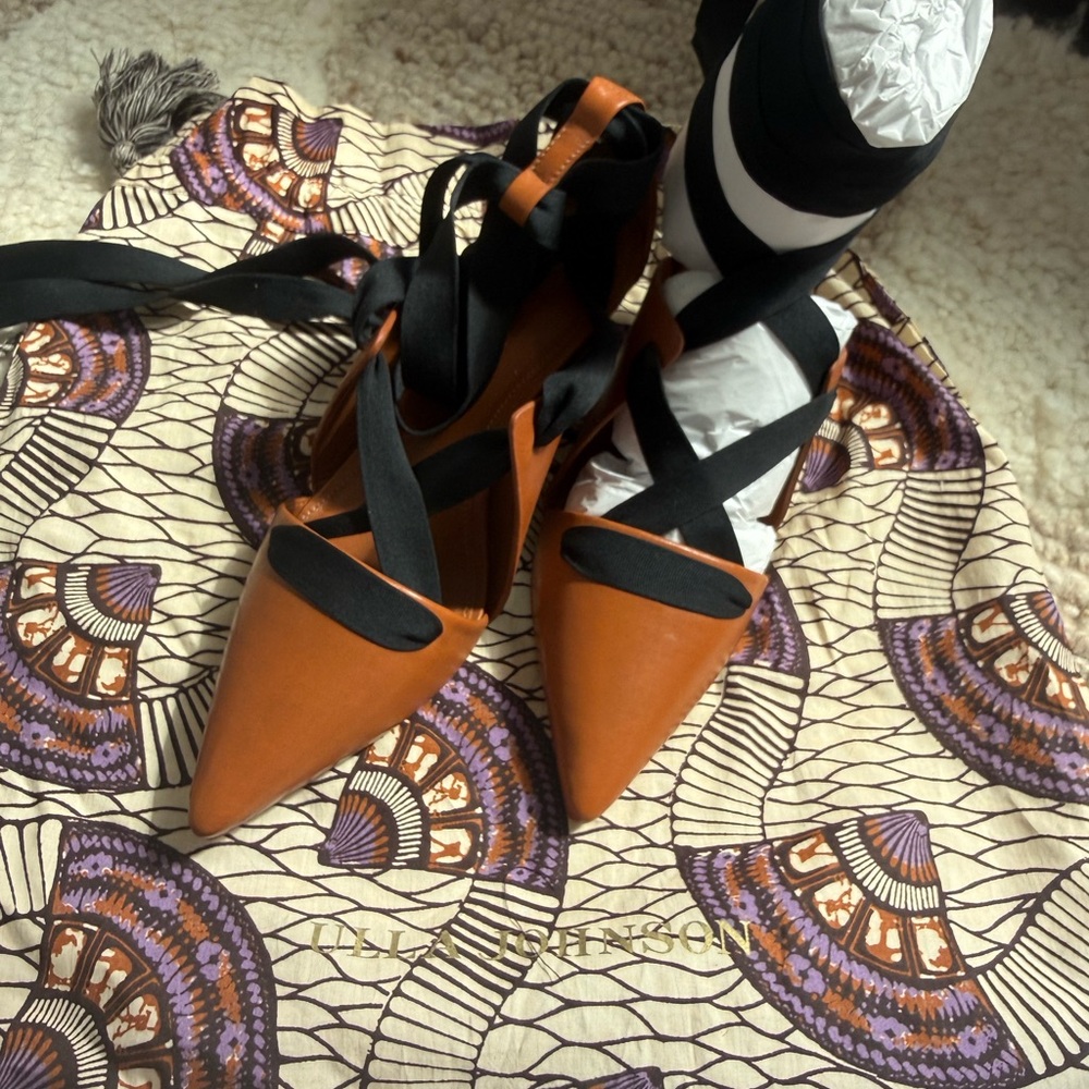 Never Worn Ulla Johnson Tan Leather Pointed Lace-Up Heel with Black Ribbon - Picture 2 of 7